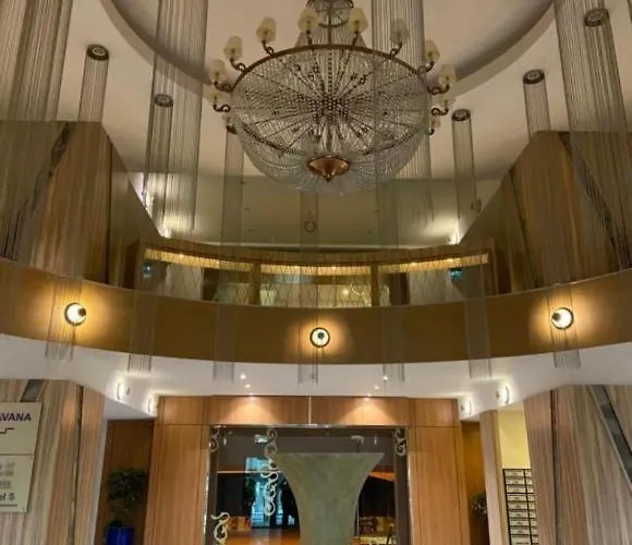 Teo Rin Grand 布加勒斯特